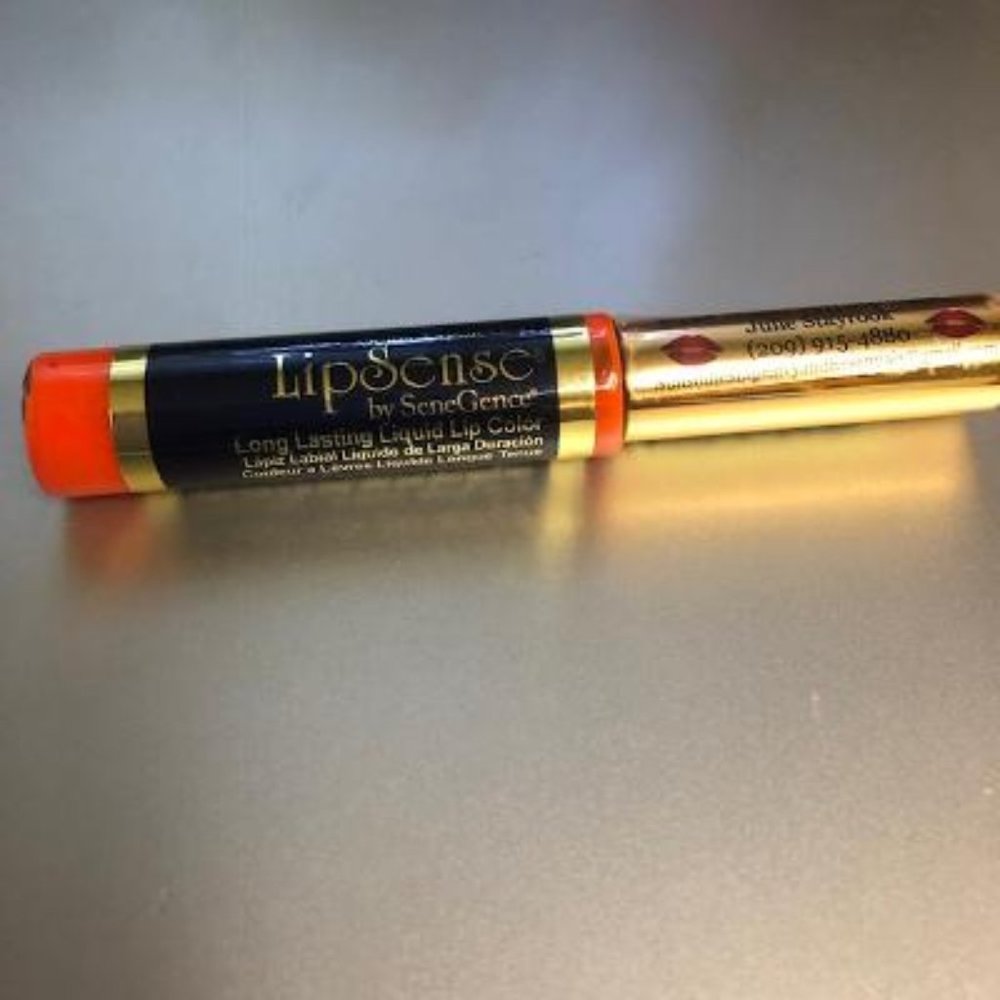 LipSense in "She's Apple's"! Pretty color (sealed)